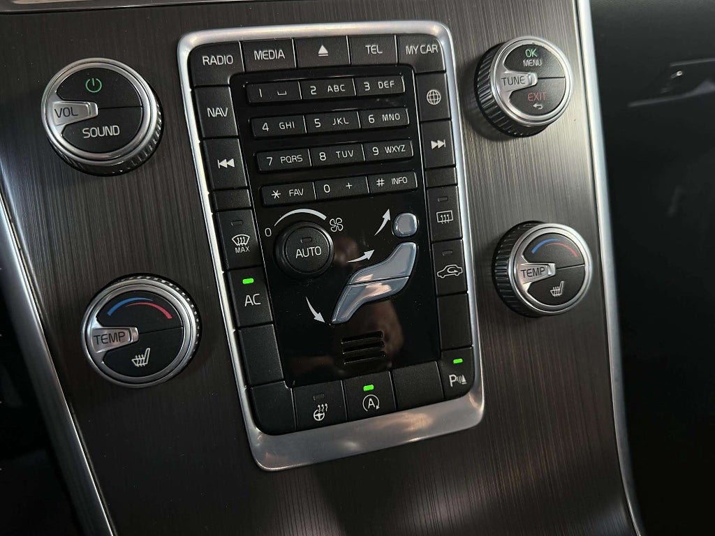 Volvo XC60 D4 Momentum Business Edition 2 Ägare - miniatyr 16