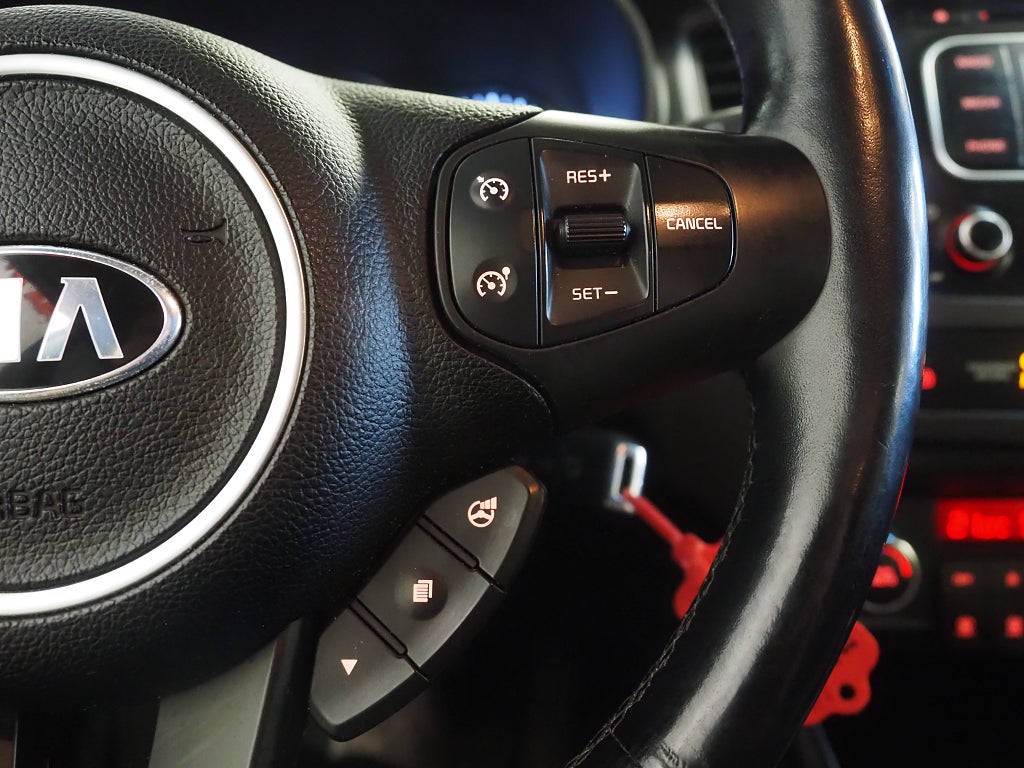 Kia Carens 1.7 CRDi 141hk DCT GLS AUT | 7-Sits | Dragkrok | 2016