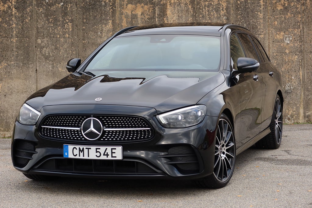 Mercedes-Benz E 220 d AMG 360° Drag WideScreen Värmare Pano Night Paket