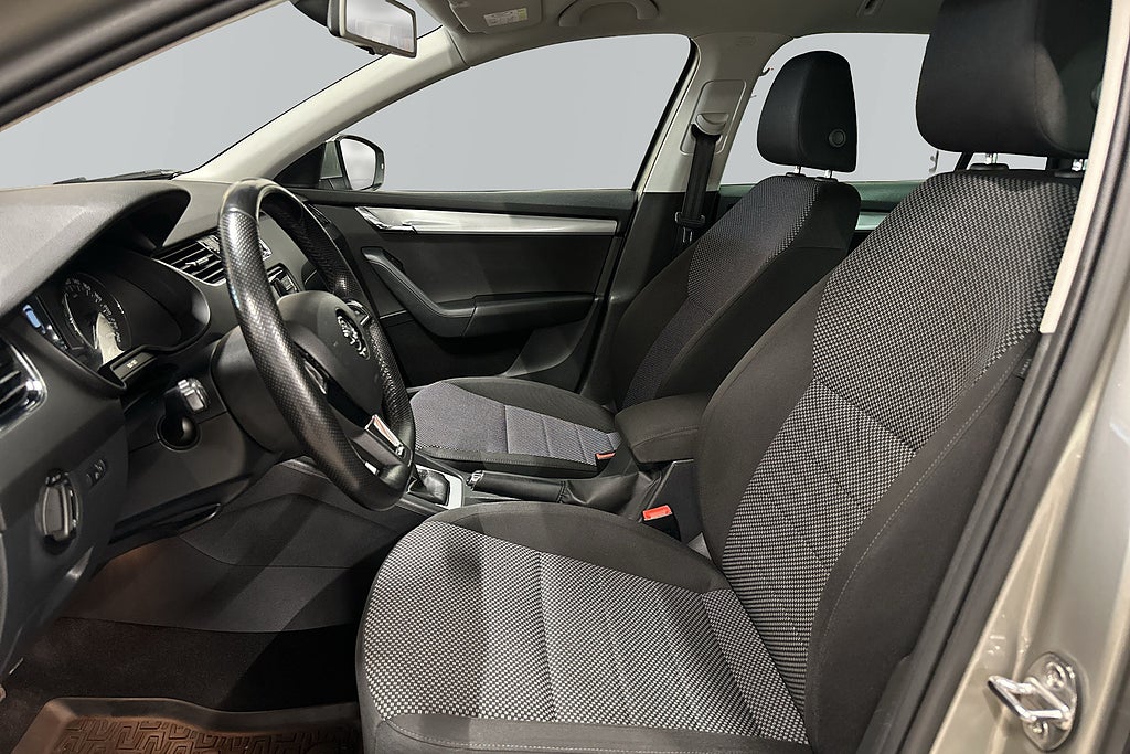 Skoda Octavia Kombi 1.6 TDI 4x4 Drag Värmare MoK