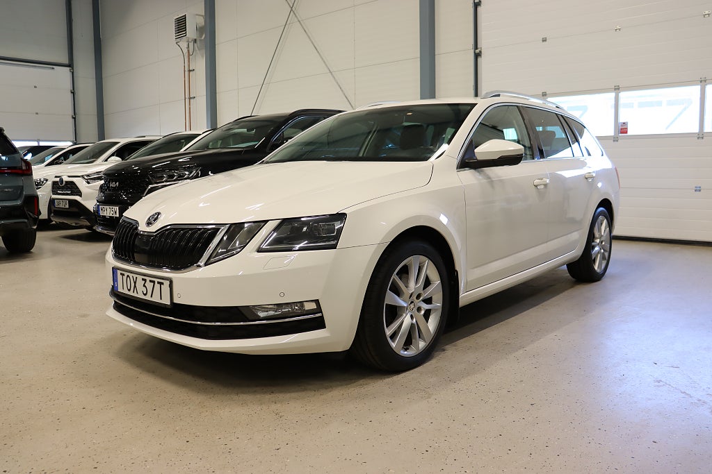 Skoda Octavia Kombi 1.5 TSI ACT Style B-Värm Drag Canton Nav 150hk