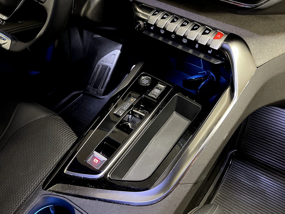 Bild på Peugeot 5008 GT 1.2 PT 130hk Aut 7-SITS B-KAMERA CARPLAY