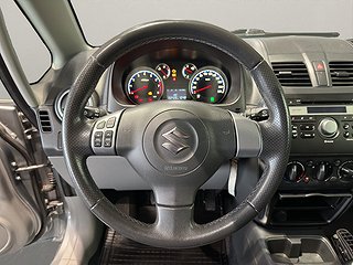 Halvkombi Suzuki SX4 7 av 14