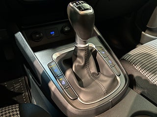 Hyundai Kona 1.0 T-GDI iMT Pure Mvärm Drag Kamera Rattvärme S/V-hjul – bild 19