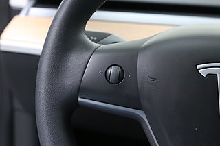 Sedan Tesla Model 3 16 av 24