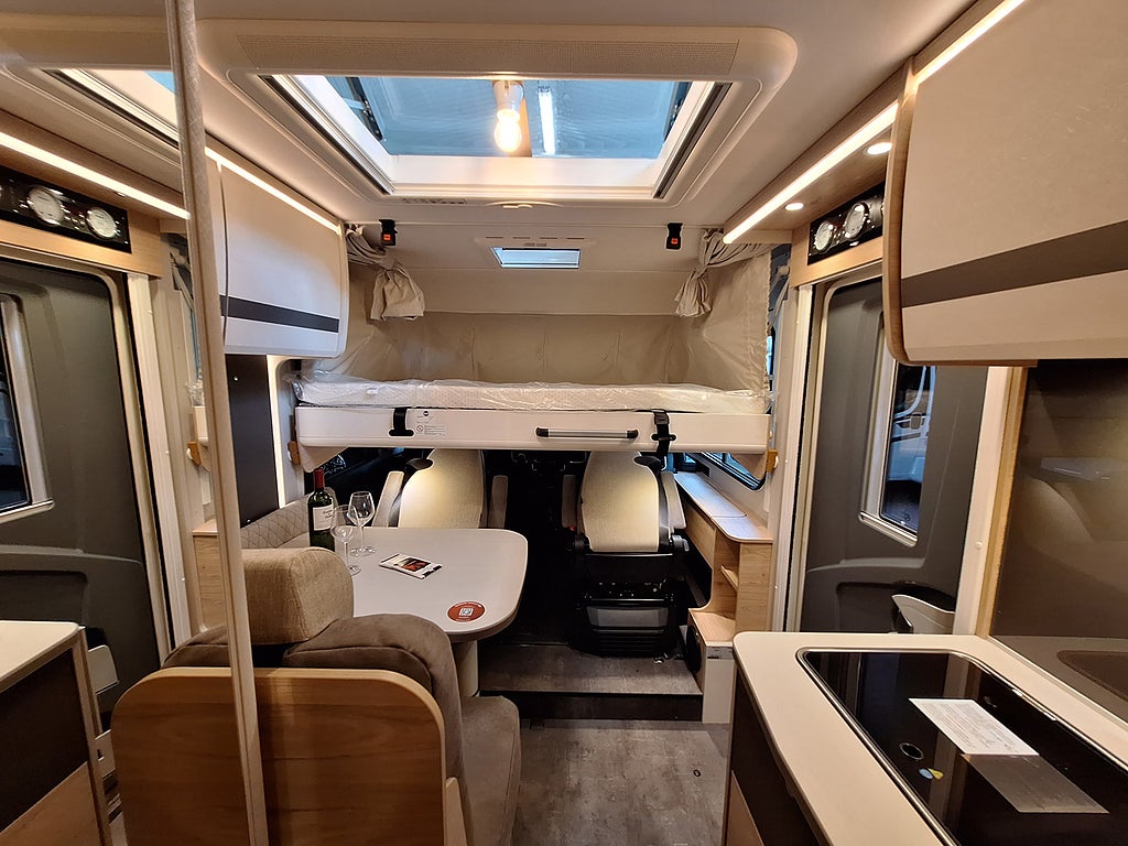 Dethleffs Globebus I6 Active Långbädd, Automat, Solcell, Vinter Komfort Pa