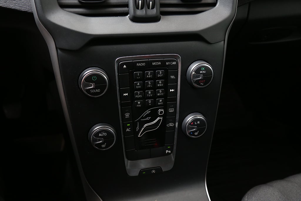 Volvo V40 T2 120hk Kinetic 1ägare Värmare 2014