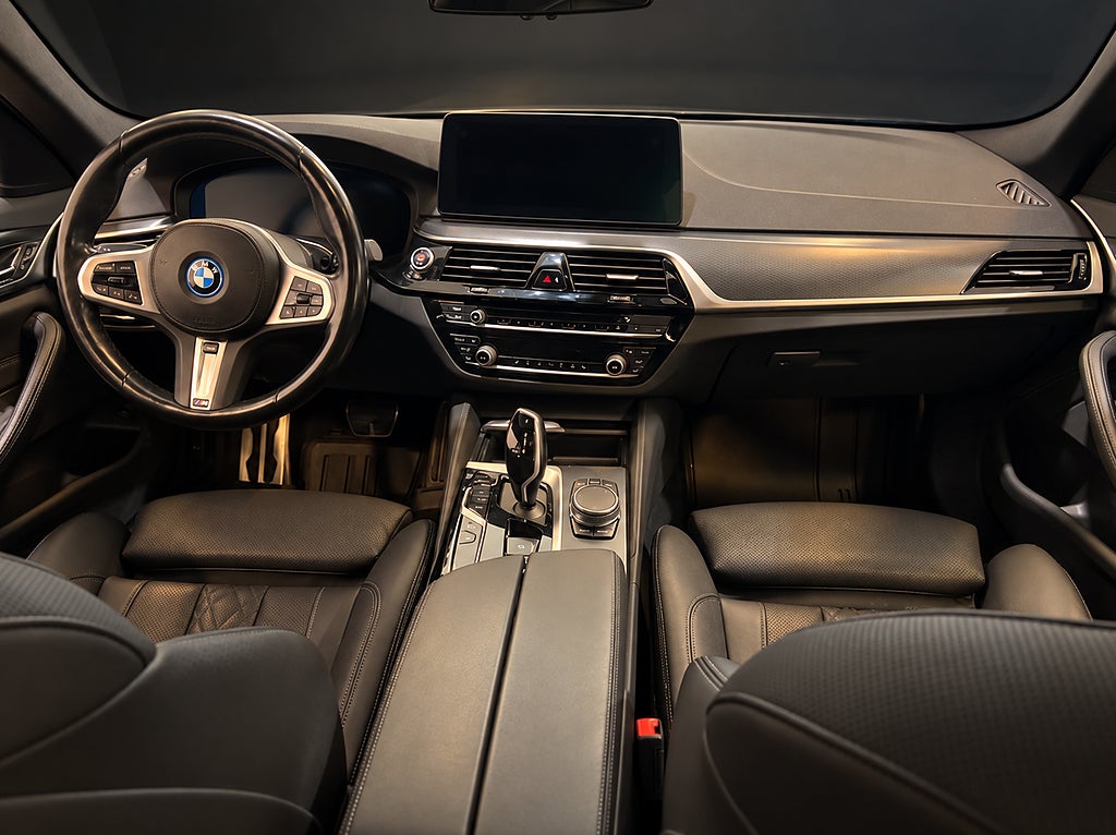 BMW 530e xDrive Touring / Backkamera / Dragkrok
