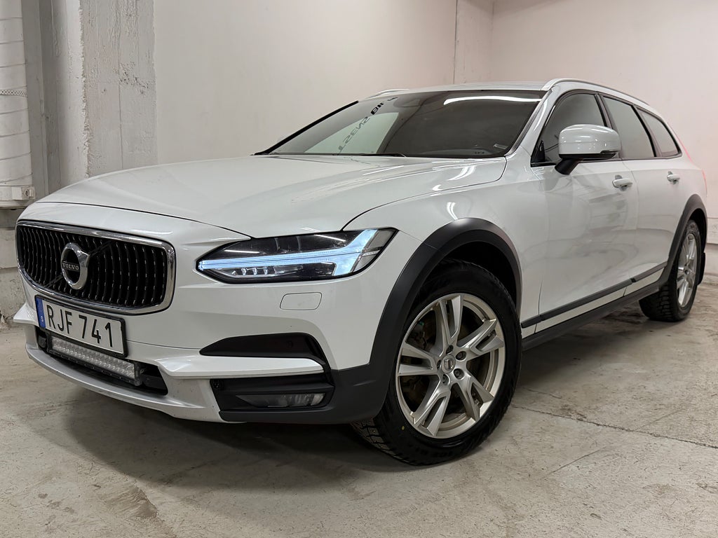 Volvo V90 Cross Country D4 190Hk AWD Momentum / Läderklädsel /Ny kamrem