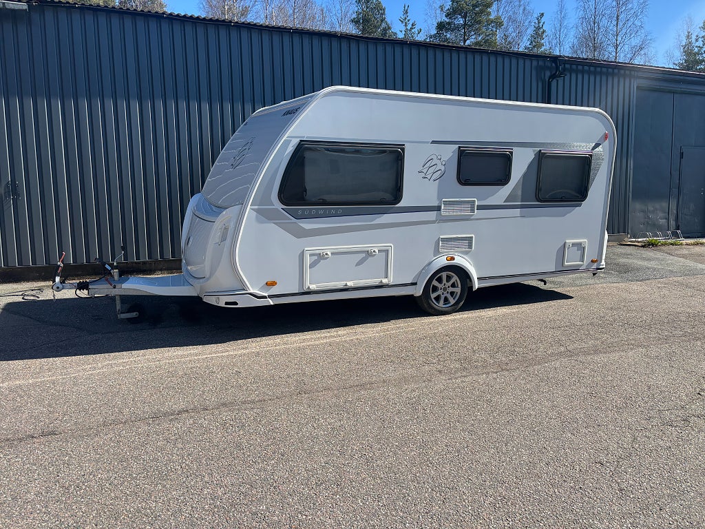 Knaus 450 FU Südwind Lufftält / 1300 Kg  / 1399 kr/månaden