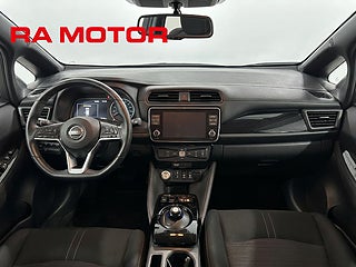 Halvkombi Nissan Leaf 13 av 26