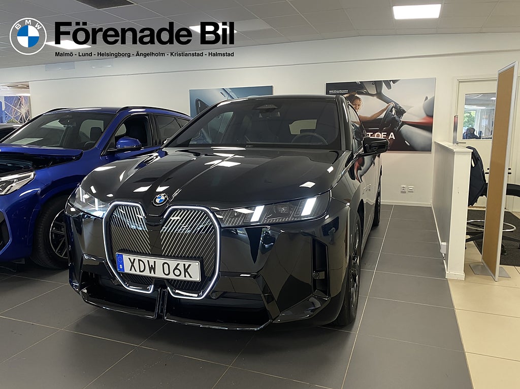 BMW iX xDrive60 M-sportpaket Harman/Kardon Drag 
