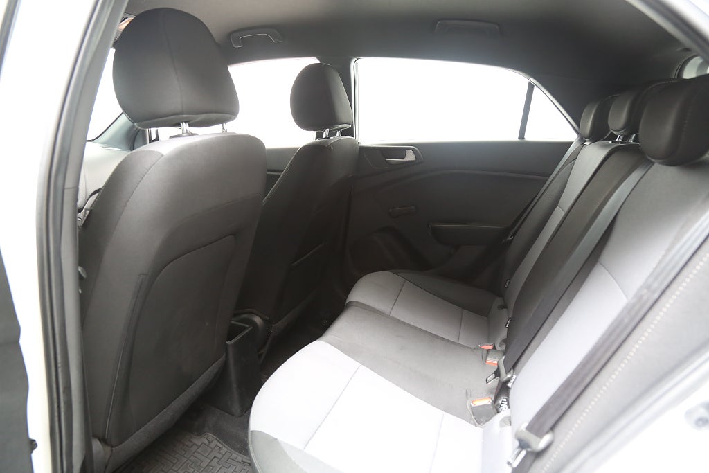Hyundai i20 1,2 Move! 5D Rattvärme Bluetooth 2018