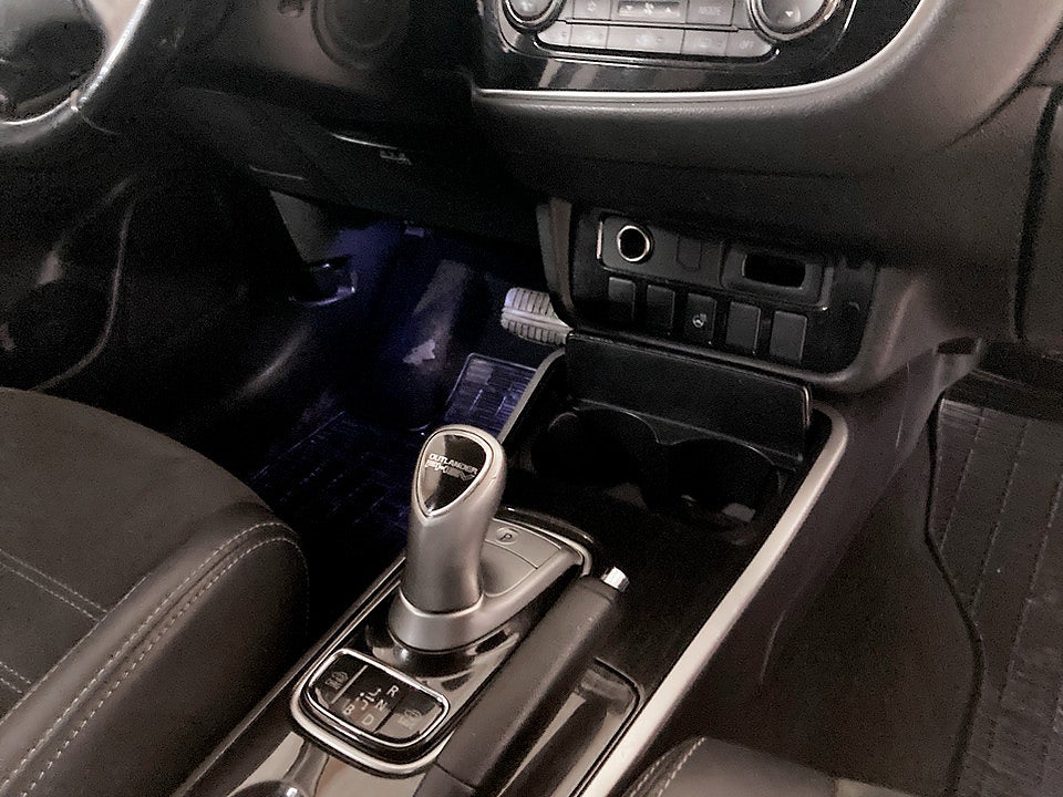 Bild på Mitsubishi Outlander PHEV 203hk Aut 4WD - B-KAMERA, DRAG