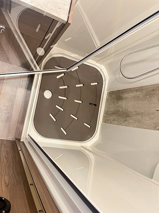 Husbil-halvintegrerad Kabe ROYAL X 780 LT 25 av 33