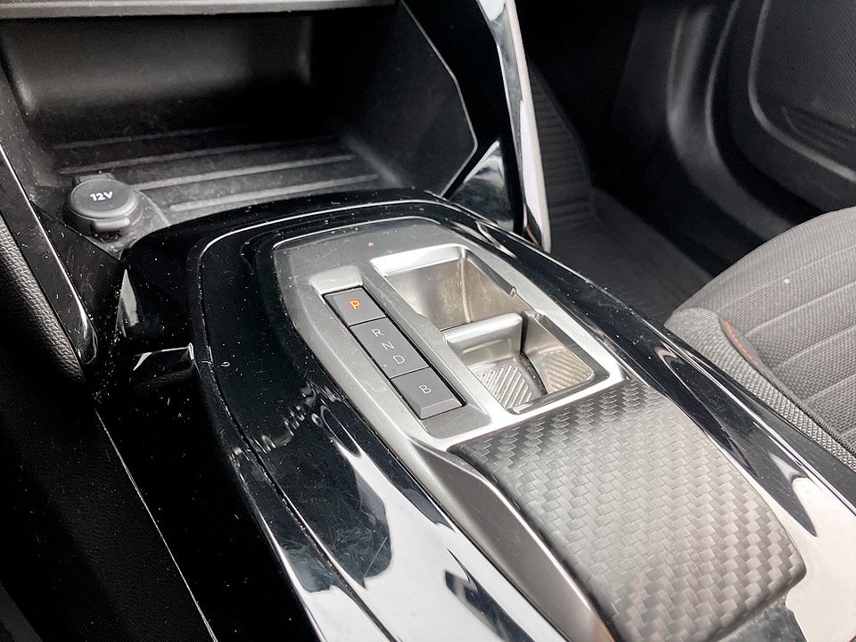 Bild på Peugeot e-2008 Active 50 kWh 136hk Aut BACKSENSORER
