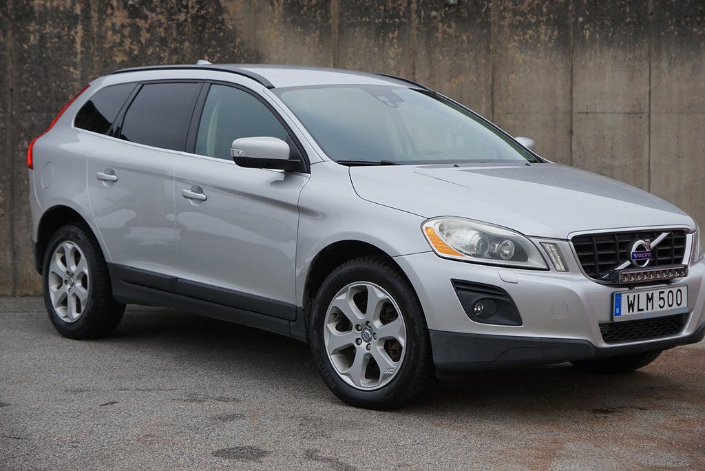 Volvo XC60 D5 AWD Geartronic|Drag|Kupevärmare|PDC|