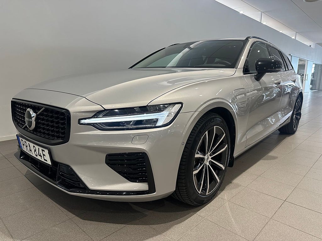 Volvo V60 T6 Plus Dark Nordic Edition / 360 Kamera / Navi...