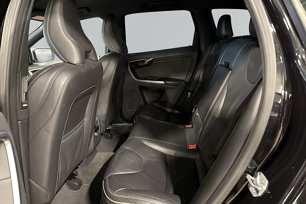Volvo XC60 D4 AWD Automat R-Design VOC Kamera Drag