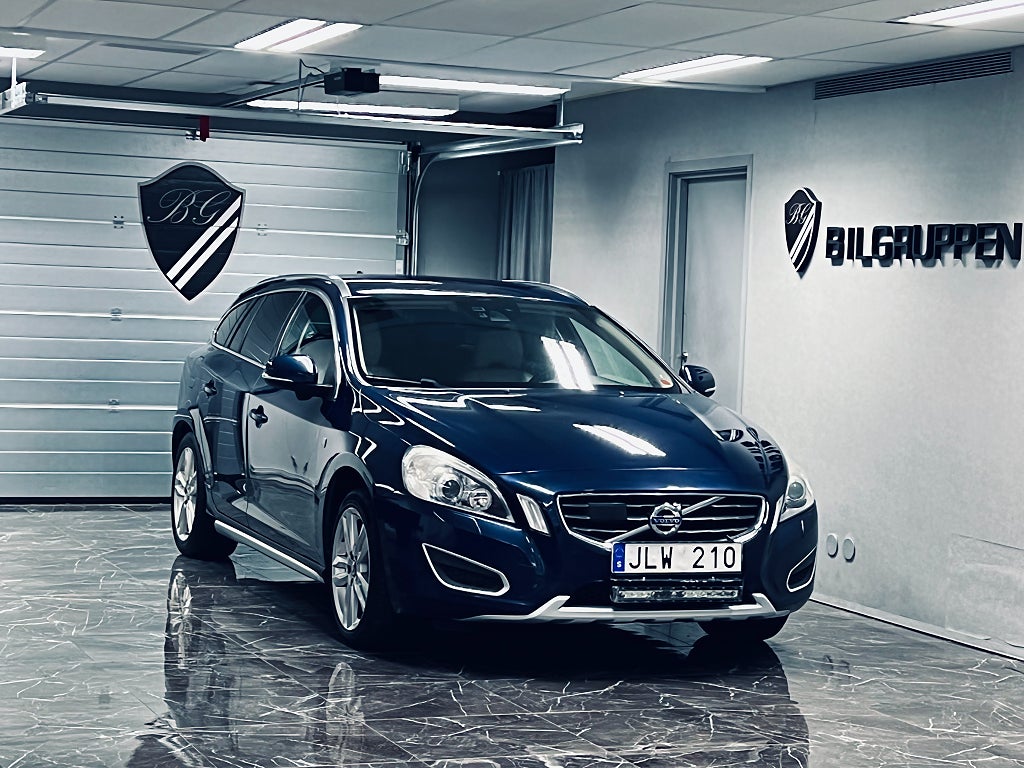 Volvo V60 T3 Ocean Race|Drag|Motorvärmare|Momentum|