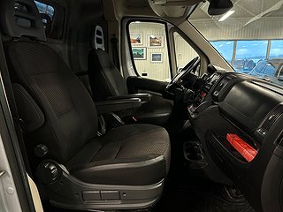 Peugeot Boxer Van 335 2.0 BlueHDi 4x4 MOMS S&V-däck/Dragkrok