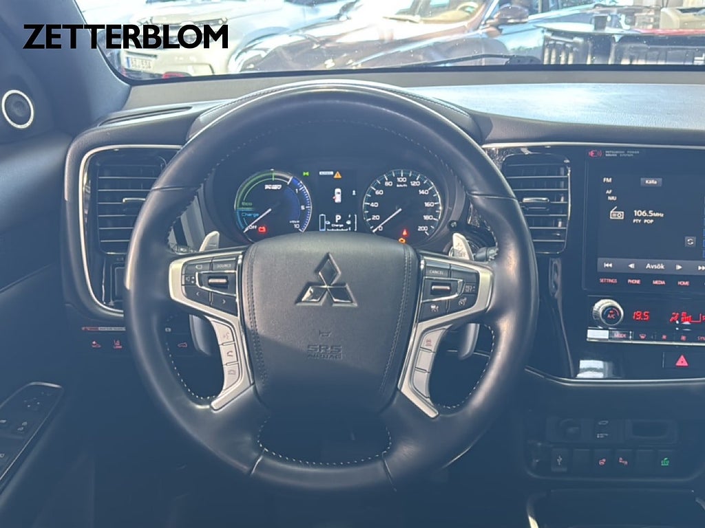 SUV Mitsubishi Outlander 12 av 15