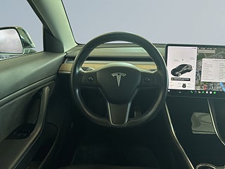 Tesla Model 3 Performance AWD S&V-Hjul/Pano/skinn/Kamera/Navigation – bild 9