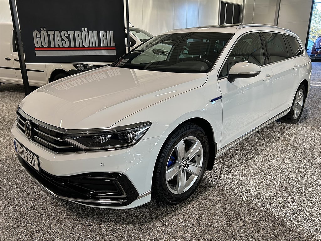 Volkswagen Passat GTE/5900Mil,Pano,Värmare,Cockpit