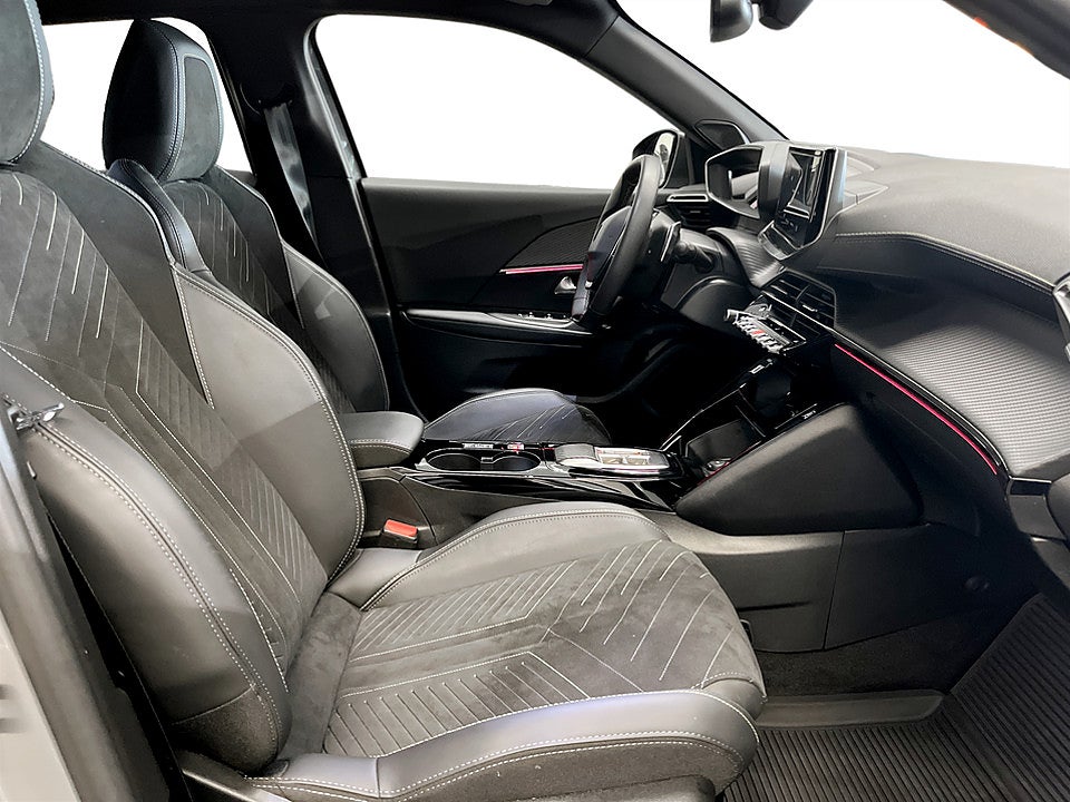 Bild på Peugeot 2008 GT Hybrid 145hk Aut B-KAMERA CARPLAY