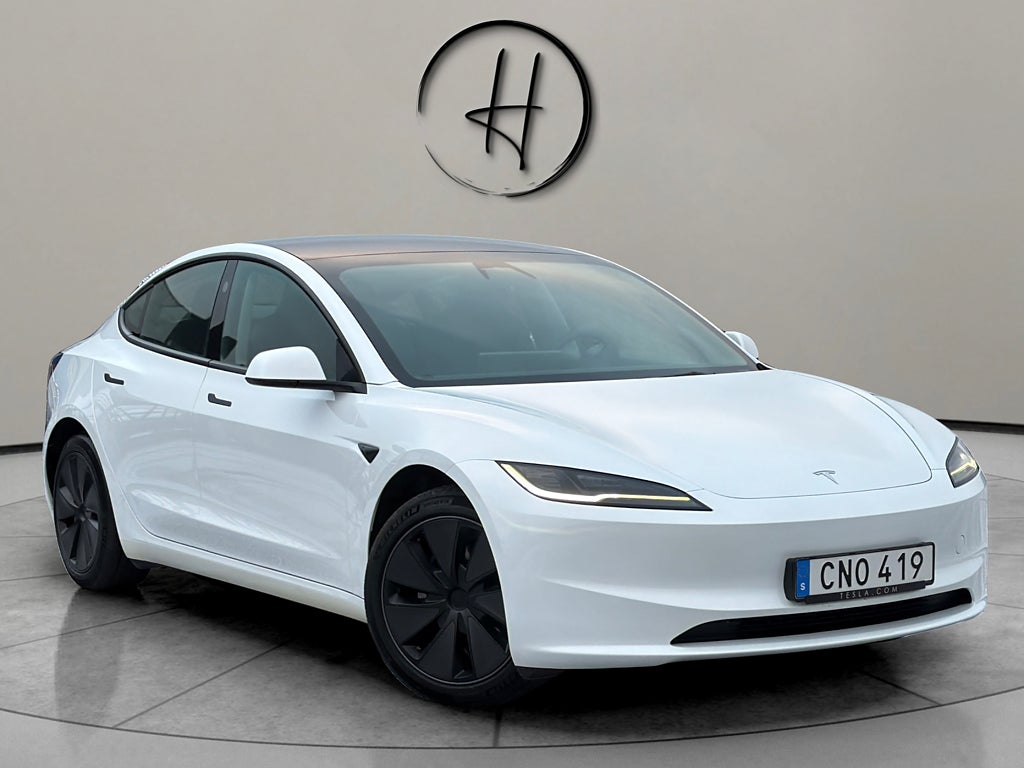 Tesla Model 3 AutoPilot HW4 Panorama 360 kamera Interiör belysning.