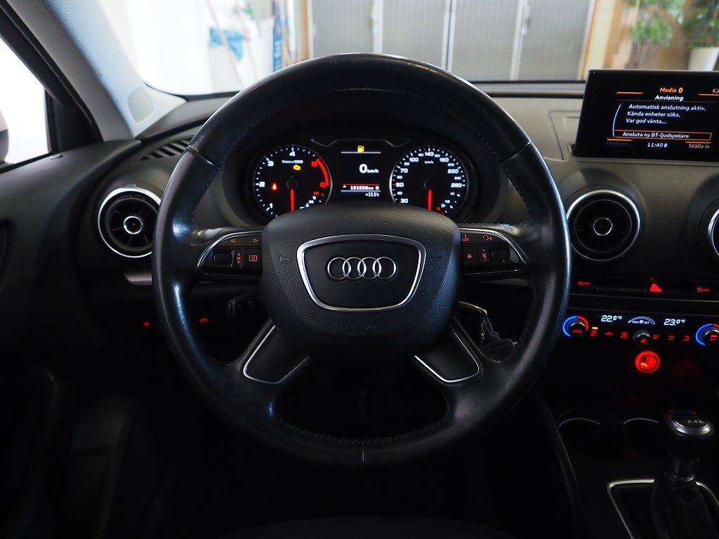 Audi A3 Sportback 1.6 TDI 110hk ultra | Bluetooth | PDC | 2015