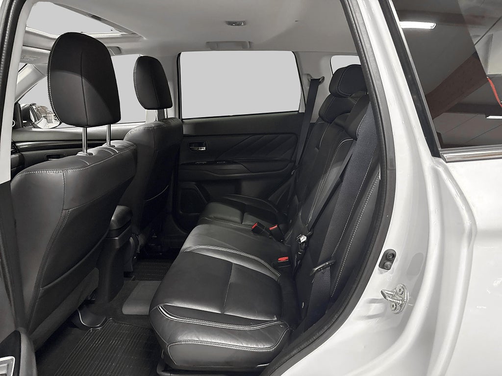 Mitsubishi Outlander PHEV 2,0 AWD 203hk Business CVT  – bild 9