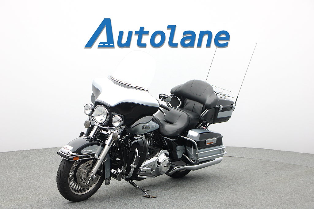 Harley-Davidson Electra Glide Ultra Classic* Vance & Hines