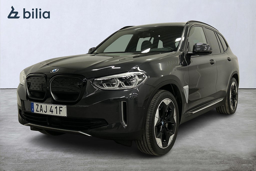 BMW iX3 Charged Plus / 20” / Panorama / HK / Sportstol