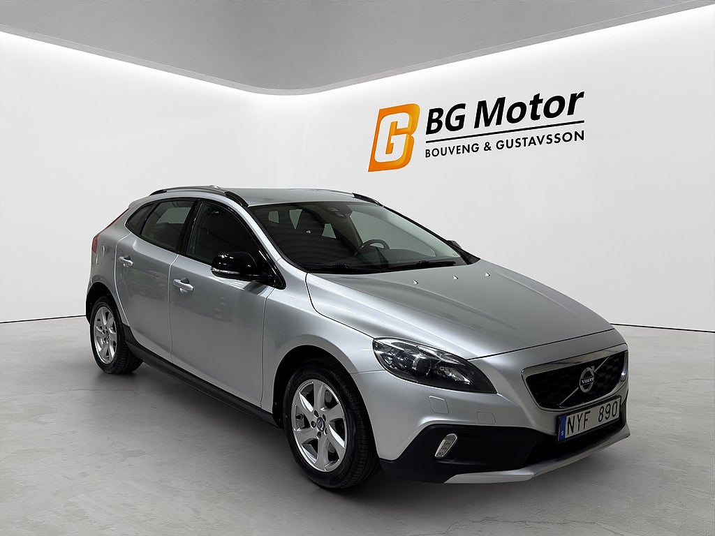 Volvo V40 Cross Country D2 115HK Aut Momentum Värmare/PDC