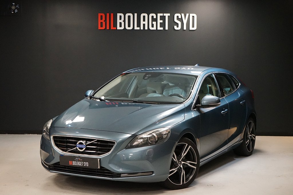 Volvo V40 D2 Momentum//Ny servad//Välvårdad//