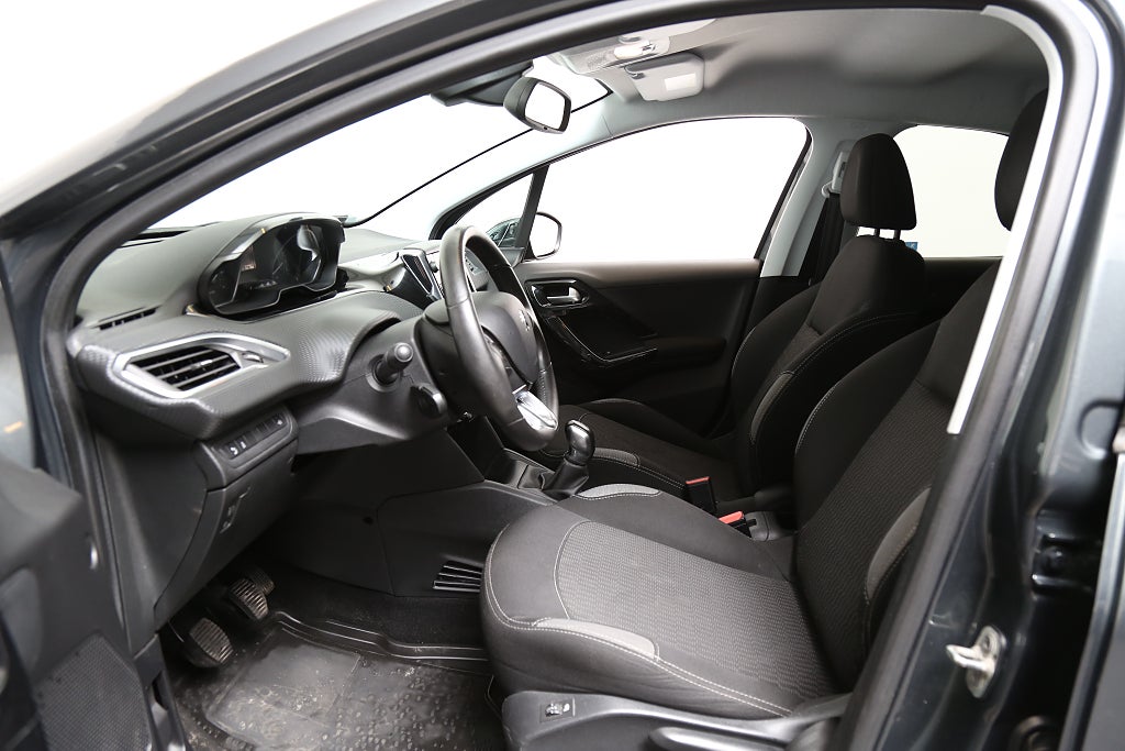 Peugeot 208 1,2 PureTech 82hk Style 5-dörrar P-sensorer Nybesikt 2016