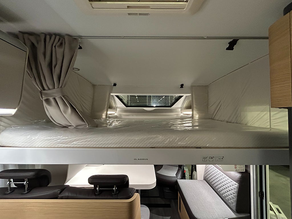 Adria Matrix Axess 670 SL / Taksäng / B-kort / Automat 140hk - Adria