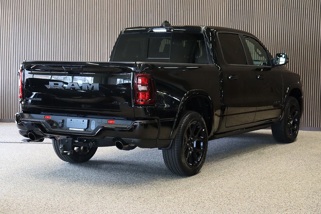 Dodge RAM 1500 Laramie Night Premium Hurricane E85