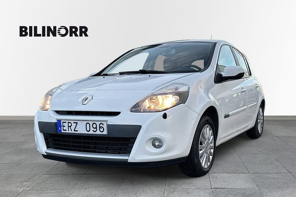 Renault Clio Halvkombi MoK/Kamrembytt/Nyservad/Låga mil