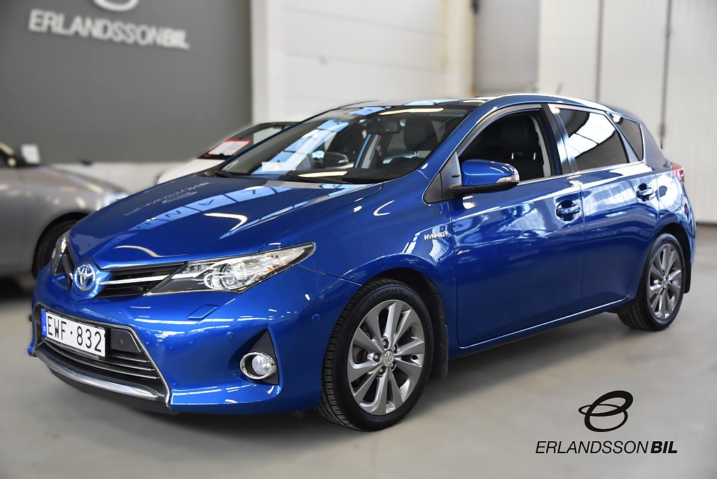 Toyota Auris Hybrid e-CVT Executive NYSERVAD B-KAM P-SEN PANORAMA