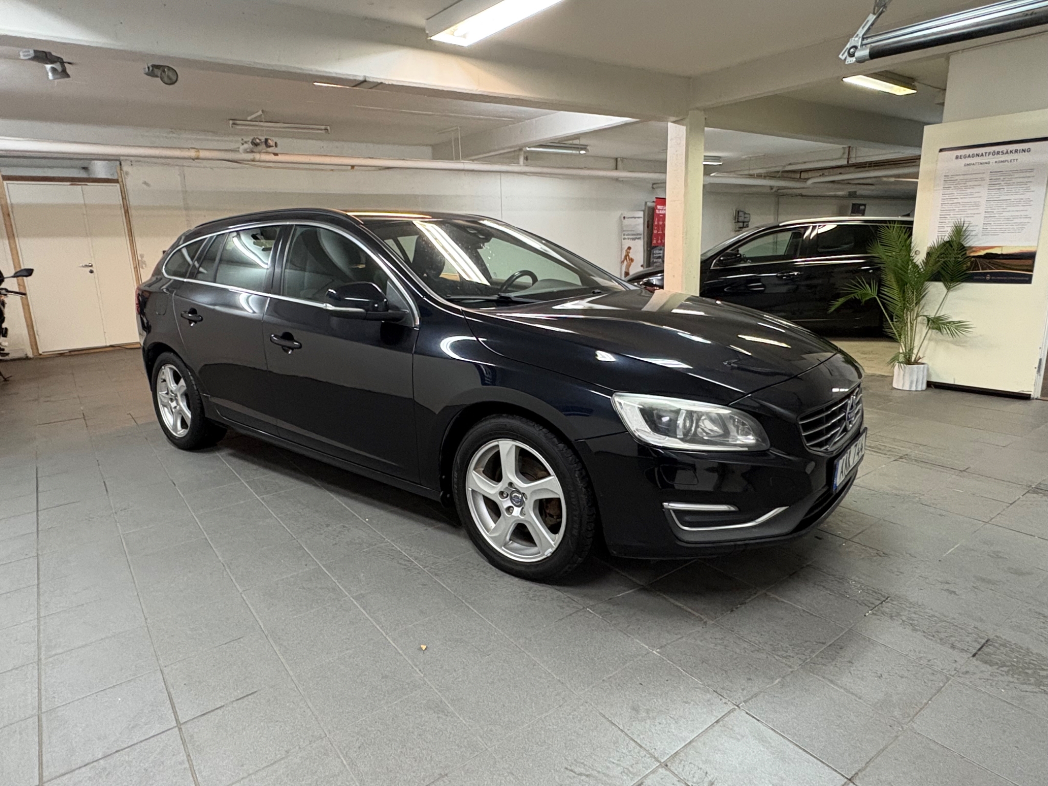 Volvo V60 D4 Momentum 181Hk 2015, bild 7/55