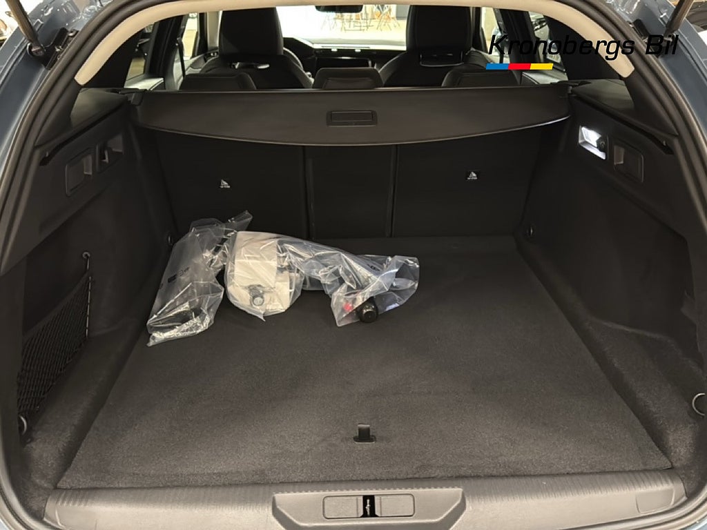 Peugeot 308 SW SW Hybrid 136HK Automat Drag Demo – bild 14