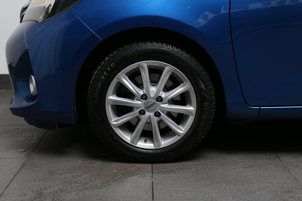 Toyota Yaris 1,5 VVT-i Hybrid e-CVT Active Kamera Motorvärmare 2015