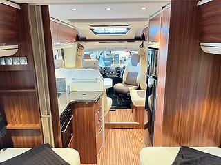 Husbil-halvintegrerad Adria CORAL SUPREME 670 SLT 24 av 26