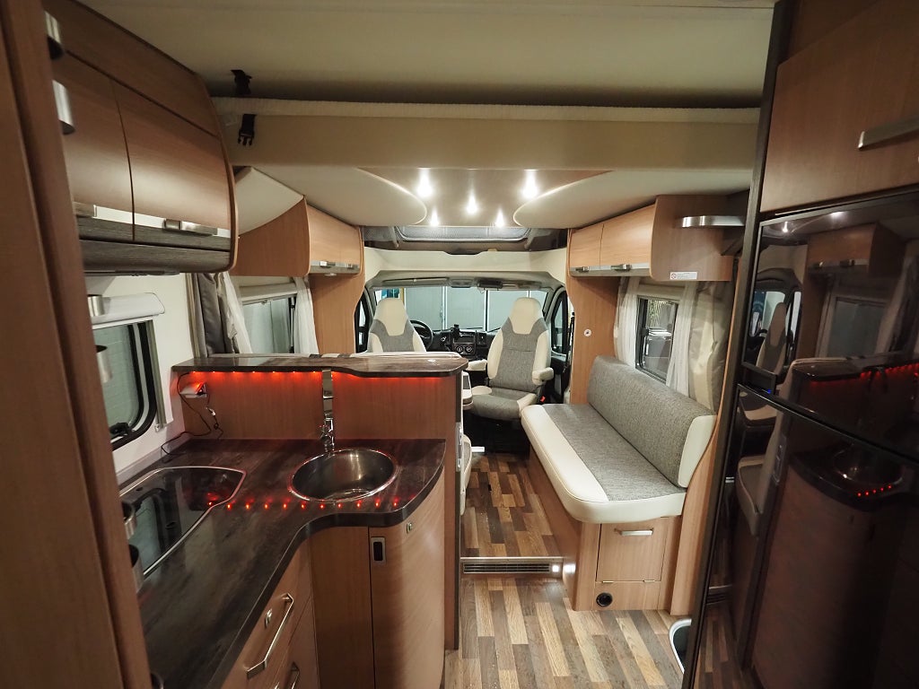 Knaus Sky Wave 650 MF | Taksäng | Markis | B-kamera | 3850kg 2015