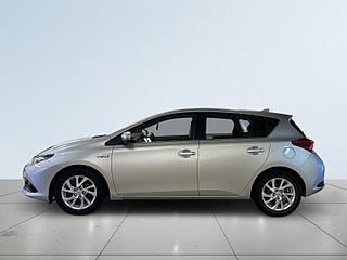Toyota Auris Hybrid e-CVT Active Kamera Kamkedja Mvärm S/V-hjul – bild 4