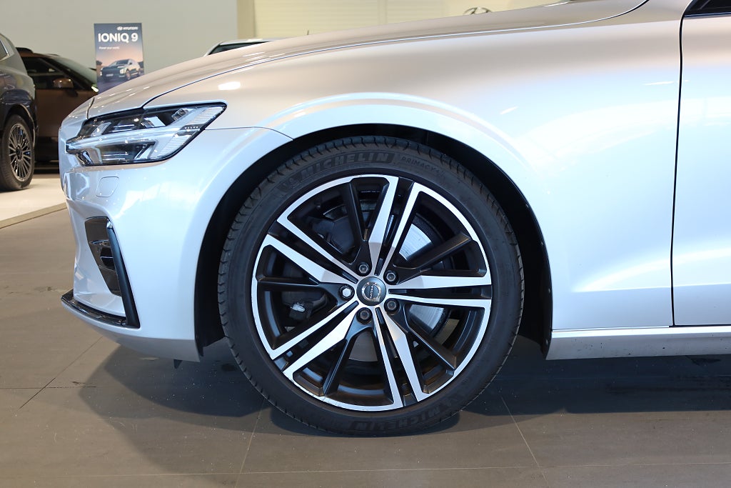 Volvo V60 T5 250hk R-Design Aut 360° Kamera I Head up I Panorama