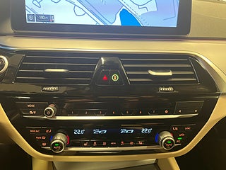 BMW 520 d xDrive Touring Drag/Kamera/Sov-däck/MoK-värm/Navi