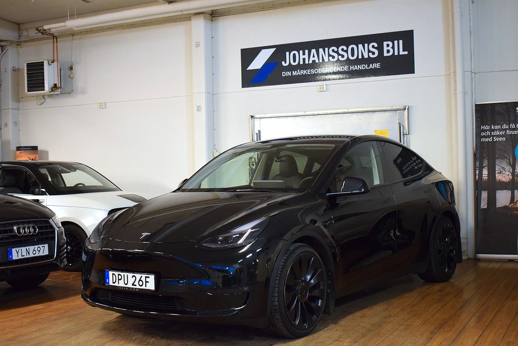 Tesla Model Y Performance AWD 534hk Svensksåld Autopilot